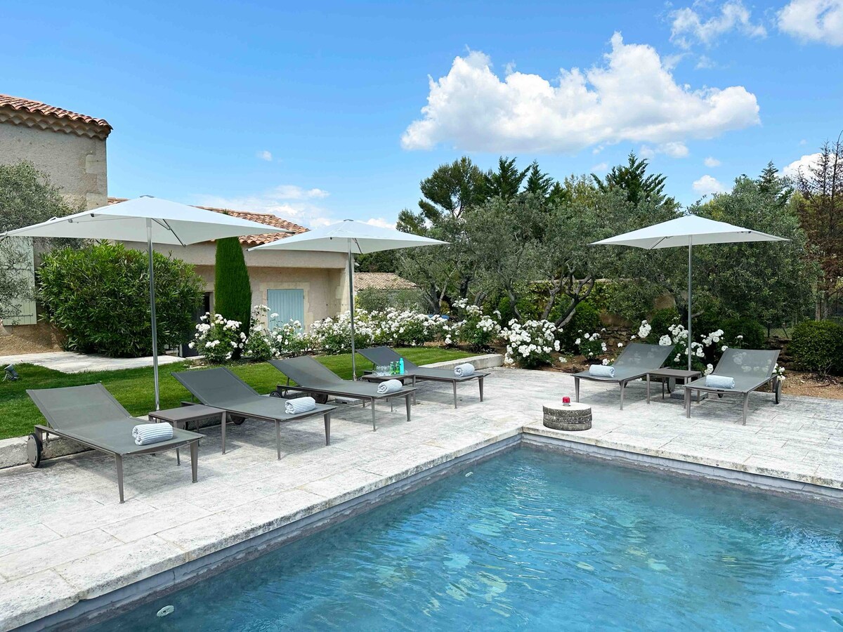 New 5BR Eygalières Farmhouse - Pool/Garden/Views