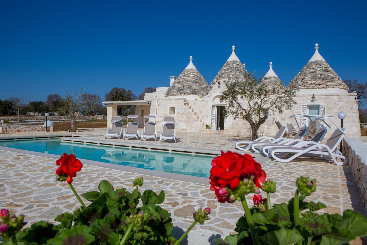 Trulli Alessia - Ostuni -温水泳池