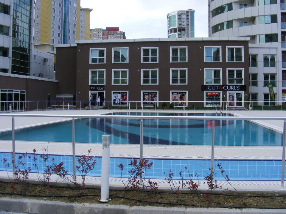 带免费SWIM.POOL等的超豪华住宅