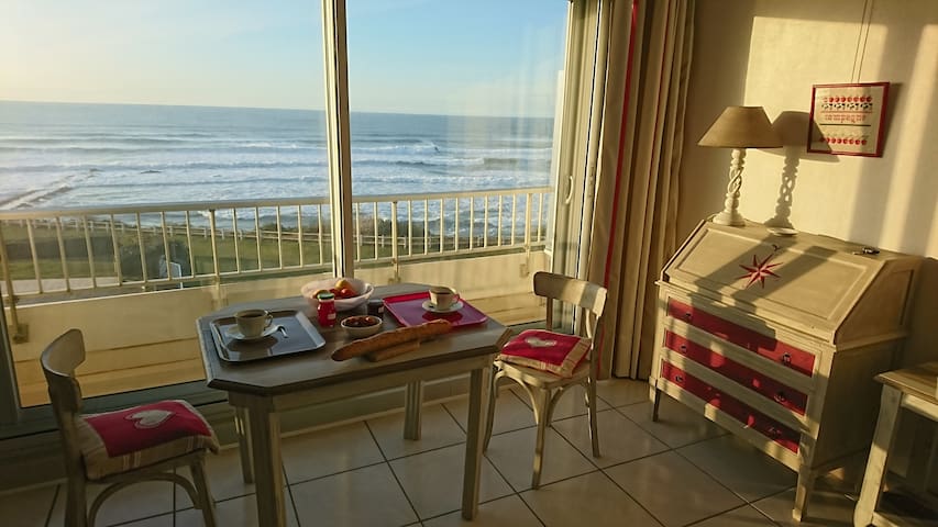 Entire home with Studio bedrooms in Biarritz - Joli studio, magnifique vue océan, piscine, tennis