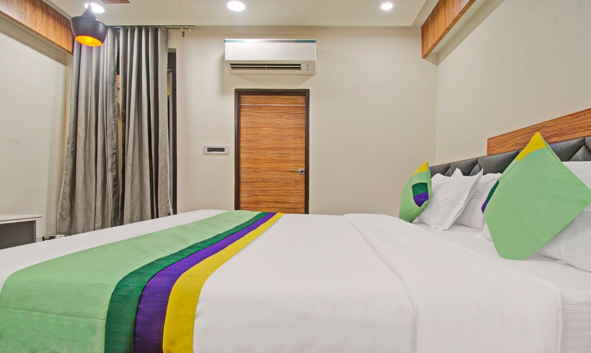 Rama Hindustani
suite room