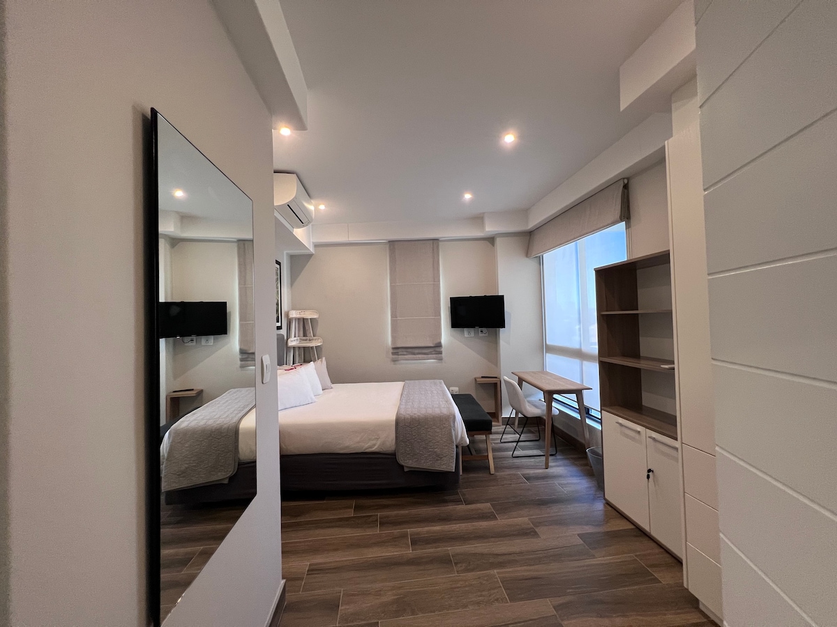Wonderful 2-bedroom, best views (long stays -40%)