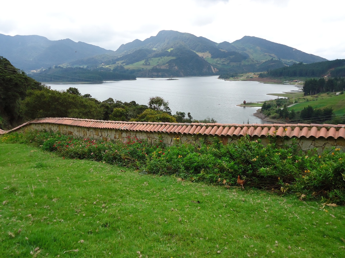 位于波哥大附近新沙水库（ Neusa Reservoir ）的漂亮房源