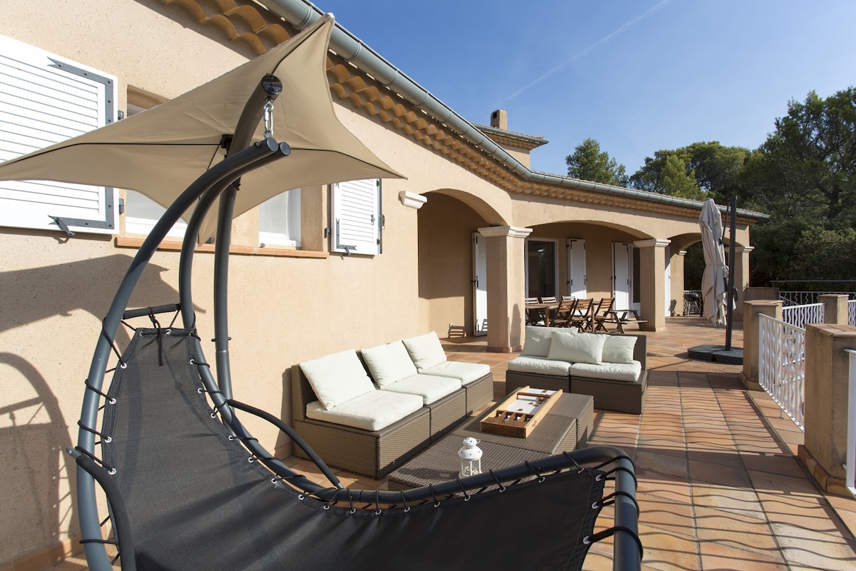 Superb Family Villa Typically Calm Provence