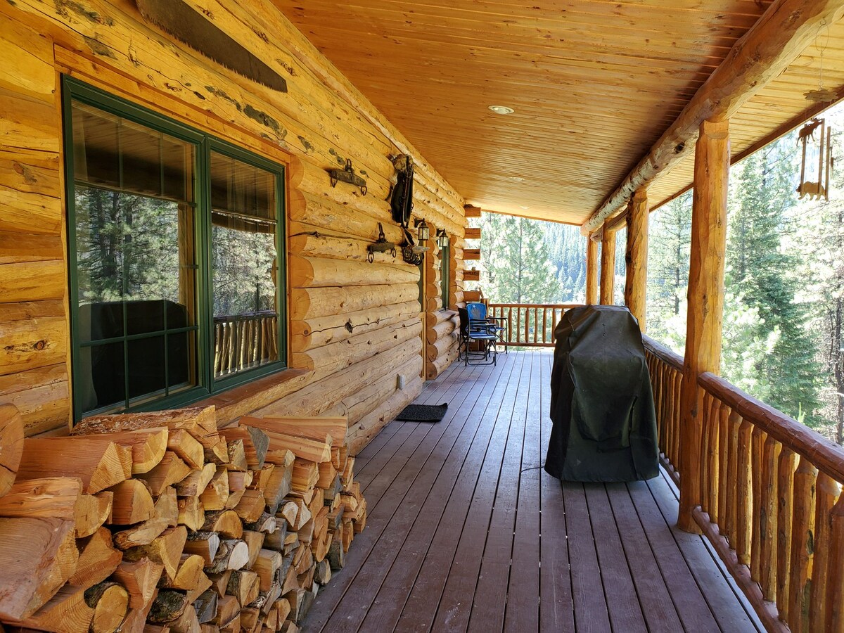 Beautiful log home along the St. Joe River