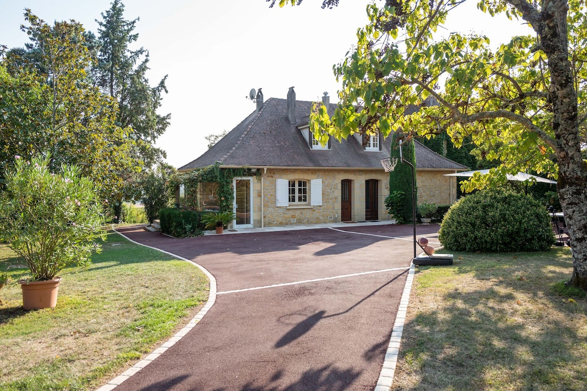 Superb villa with private garden in Vélines