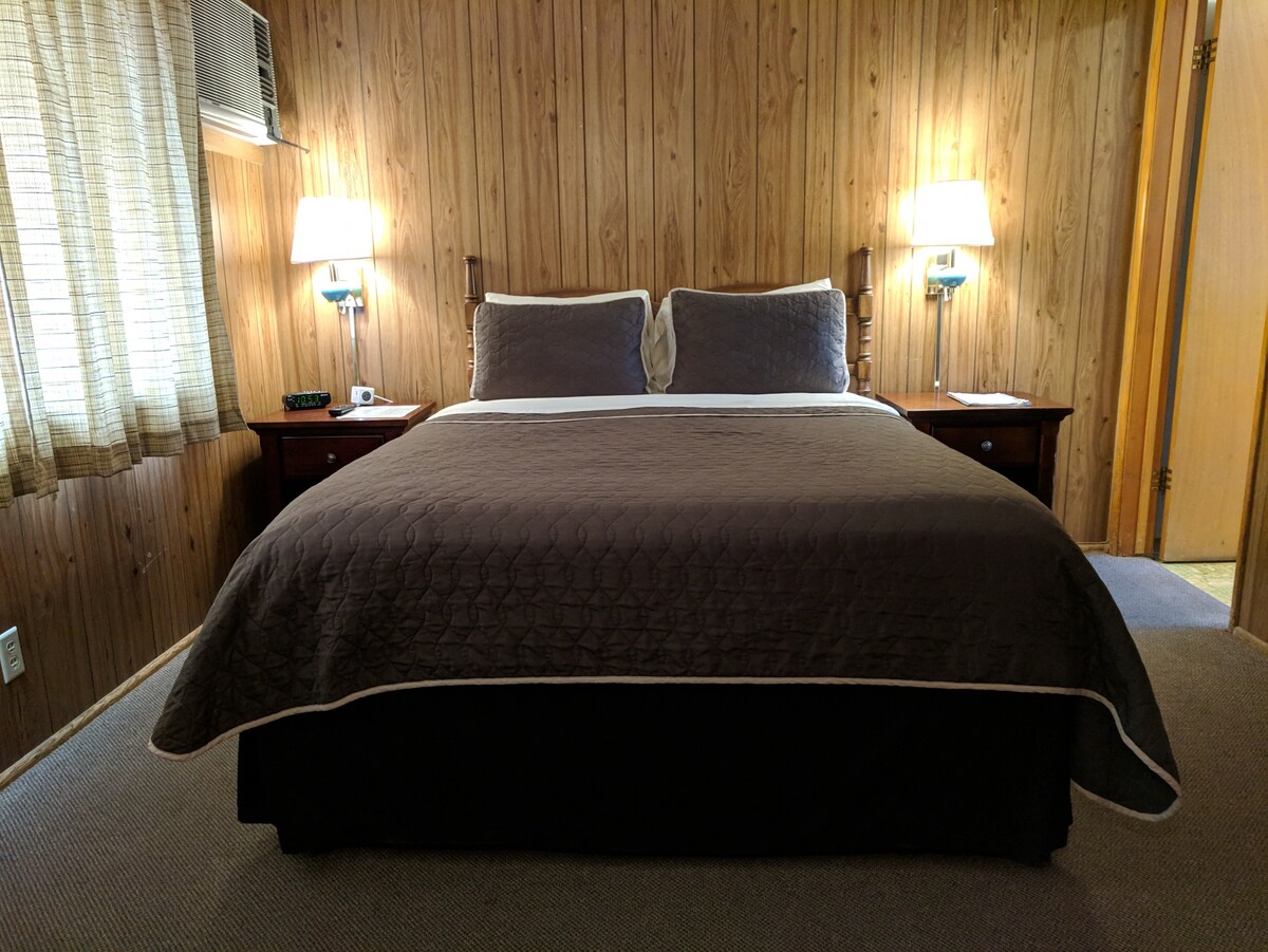 湖景汽车旅馆- 2张带小厨房的双人床