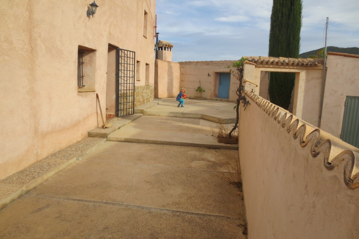 Tres Casas de Campo en "UNA"
Hasta 20 Camas.