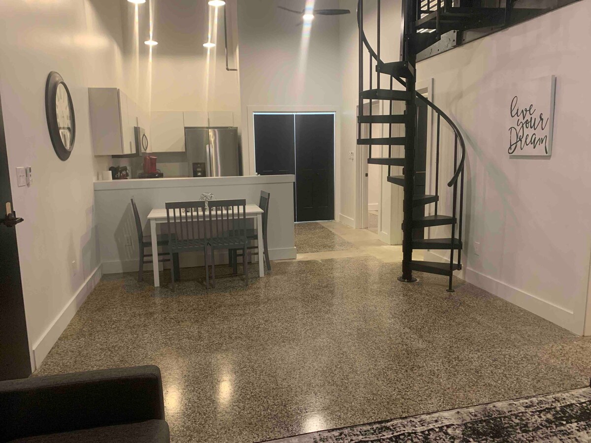 Unique Loft in Downtown Bowling Green