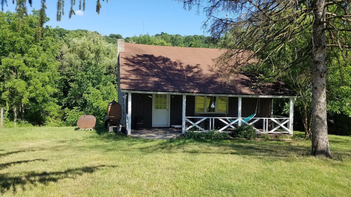 Artist Rural Retreat - Farmhouse Room