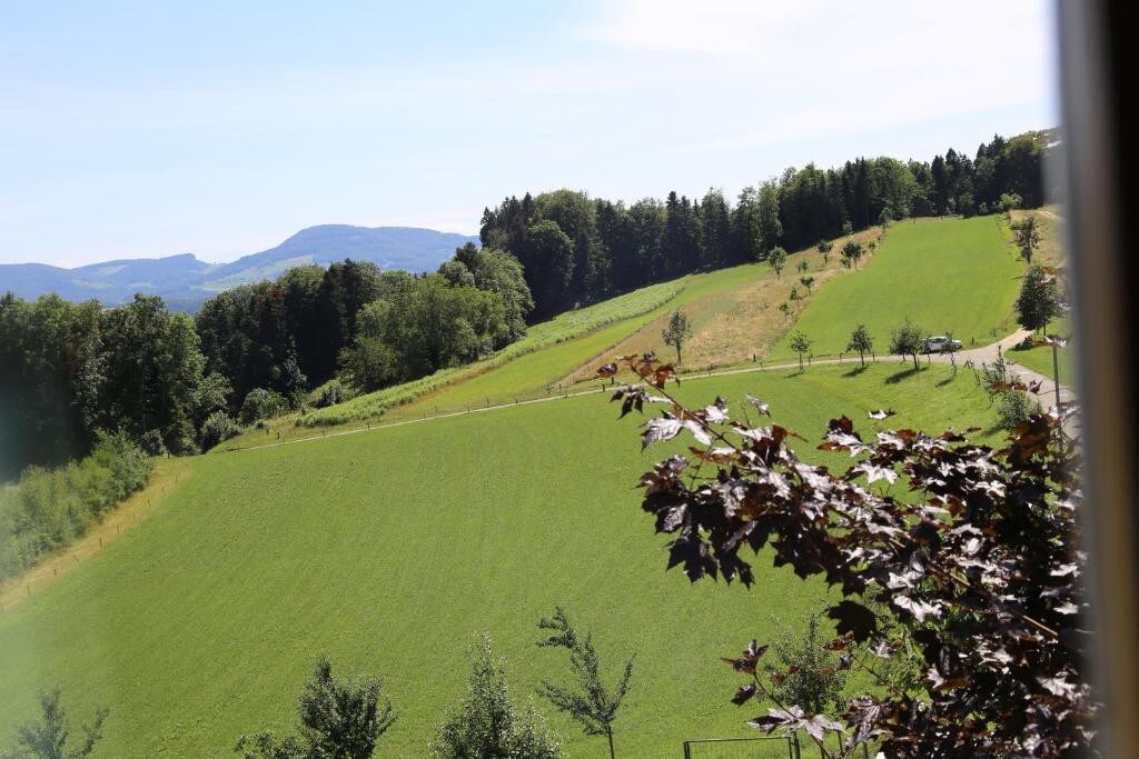 Zimmer-9, DZ mit Etagenbad & Waschbecken im Zimmer