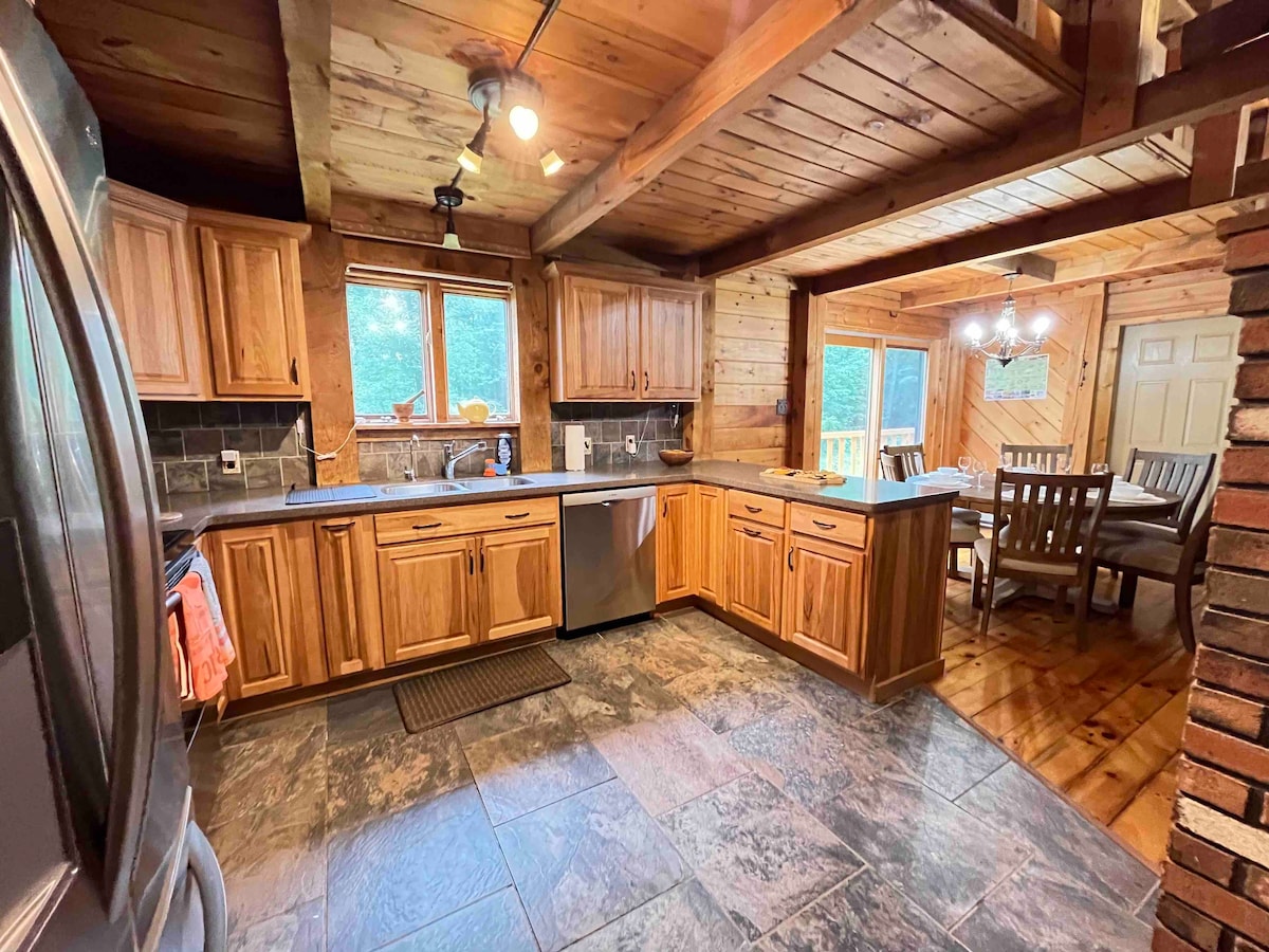 Spacious/Private - LG/Saratoga/Adirondack Areas