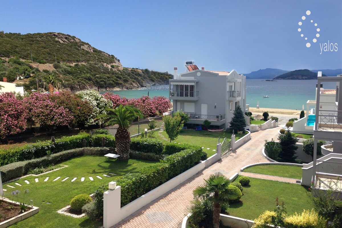 Yalos - Superb luxurious duplex at the seaside