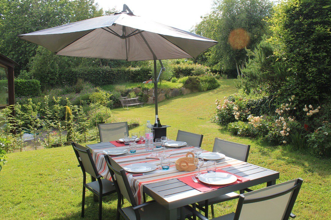 LA MAITRIE - country house with garden