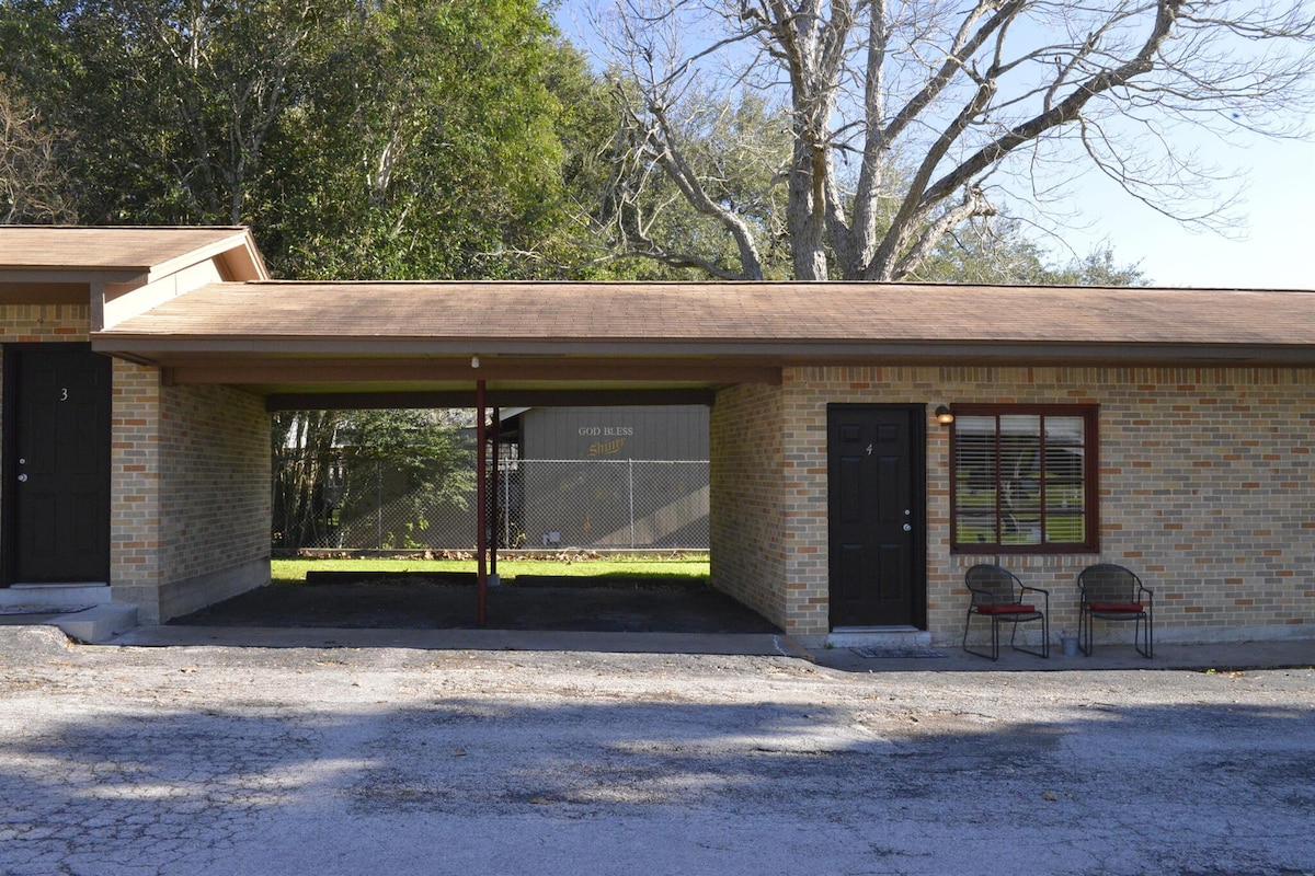 Shiner Texas Accommodations in a Beautiful Setting