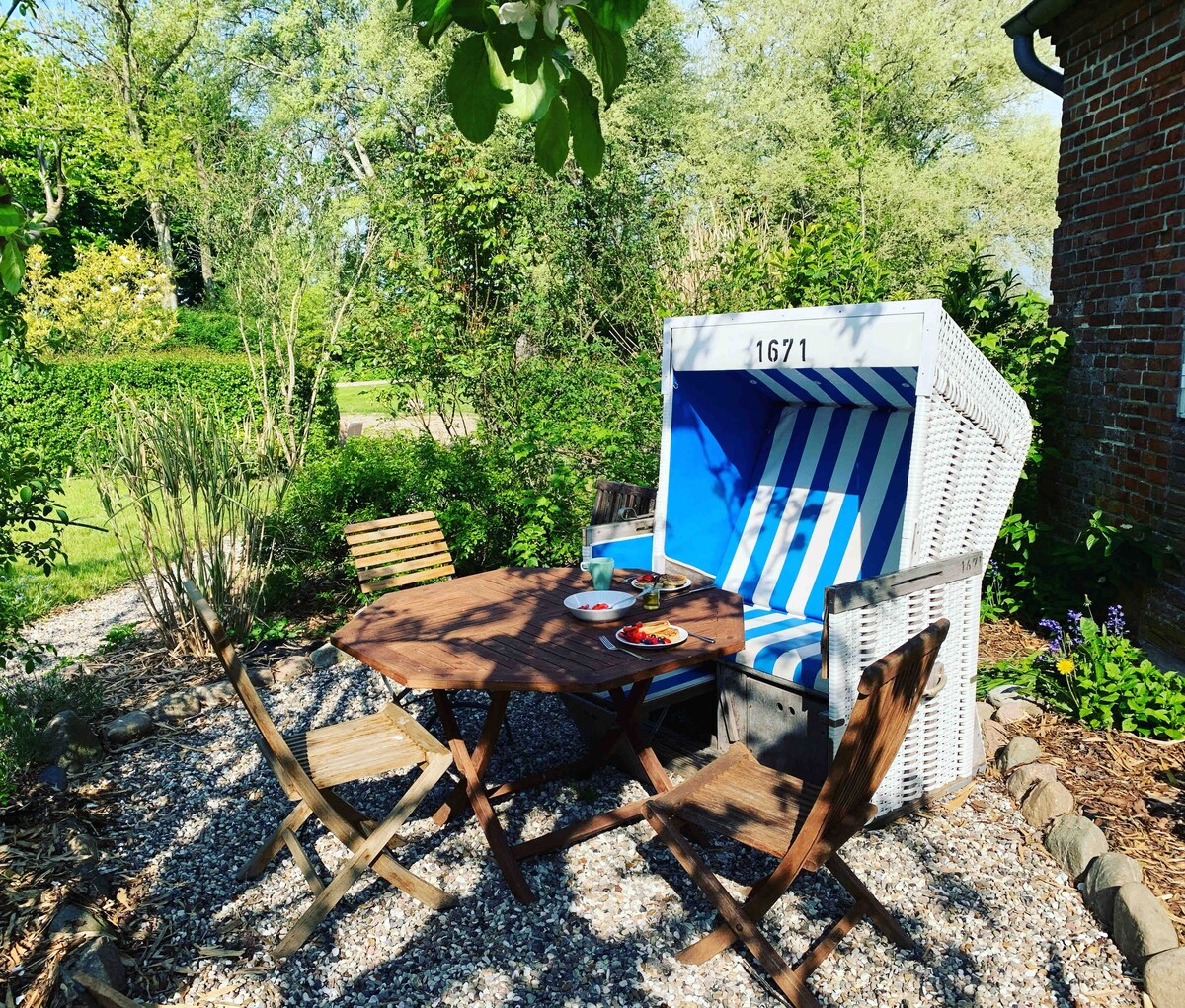 Schöne Ferienwohnung auf dem Gutshof in Ostseenähe