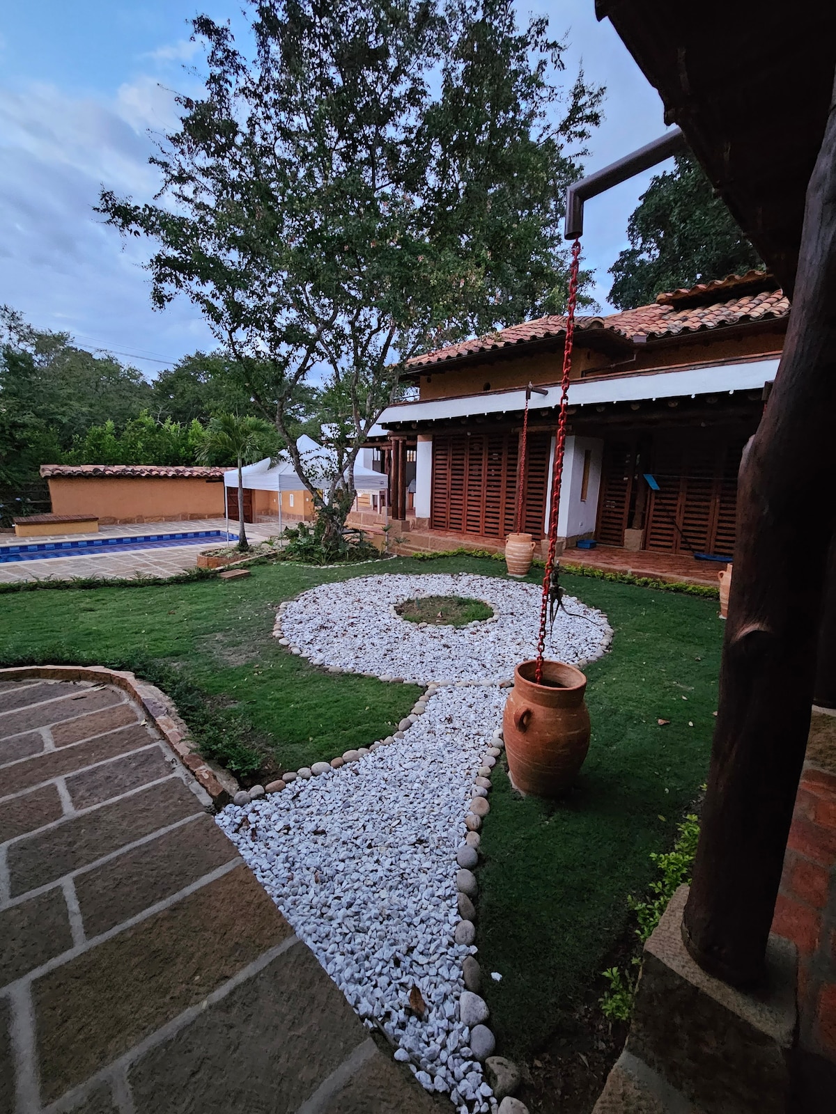 ¡Hermosa Villa con Piscina!