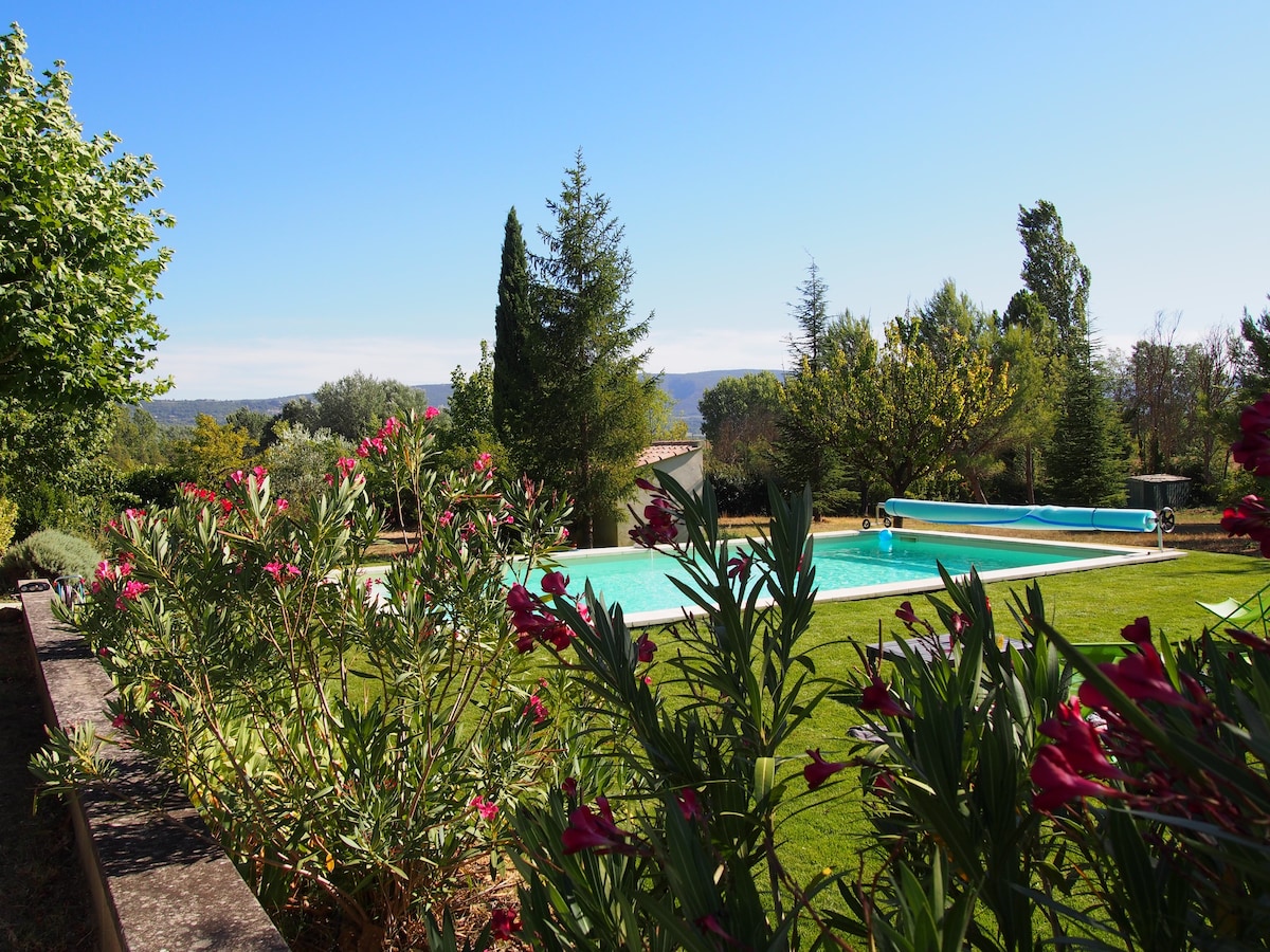 Roussillon - Luberon恒温游泳池