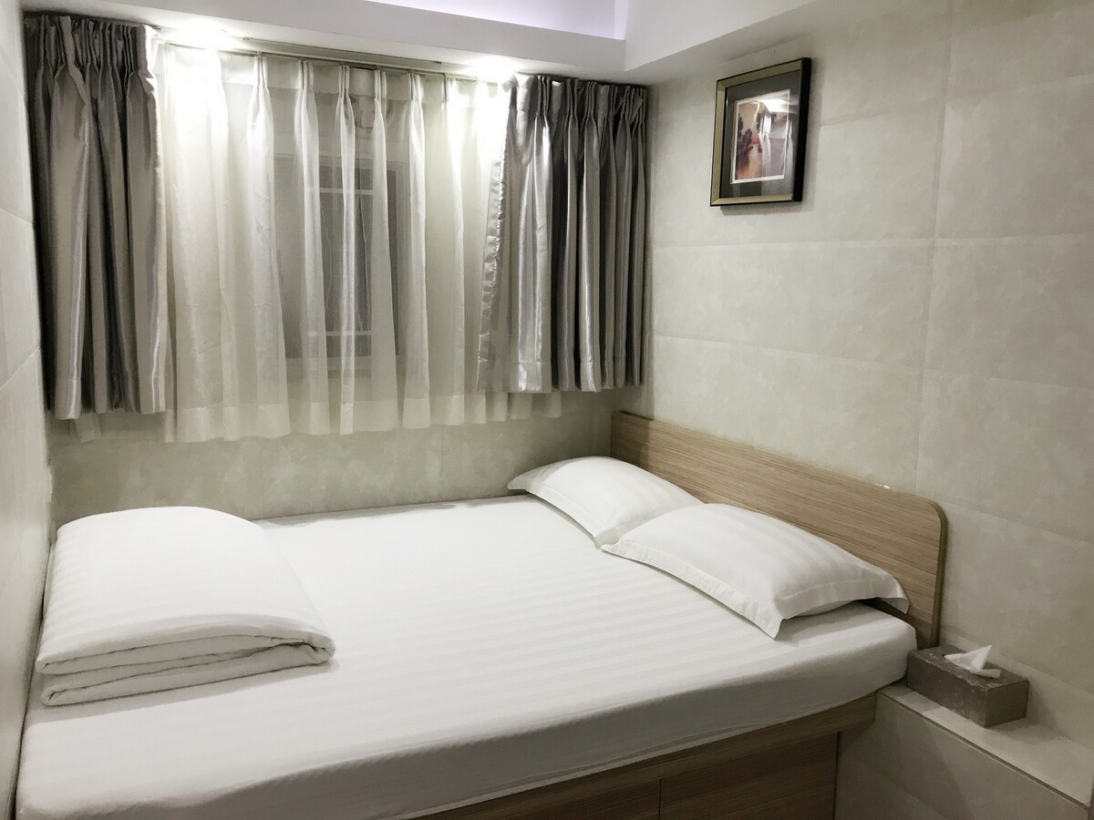 Double bed 1.5m wide,Private room,1 min to TST MTR