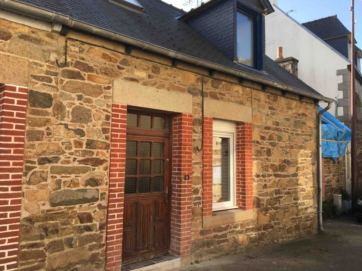 Charmante maison de pêcheur sur le port de Loguivy