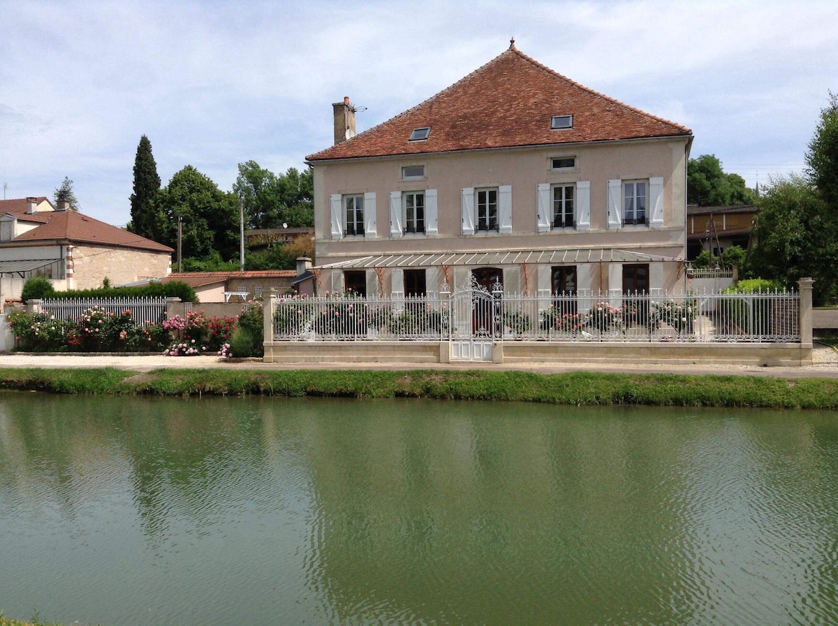 Appartement à Montbard vue sur Canal de Bourgogne