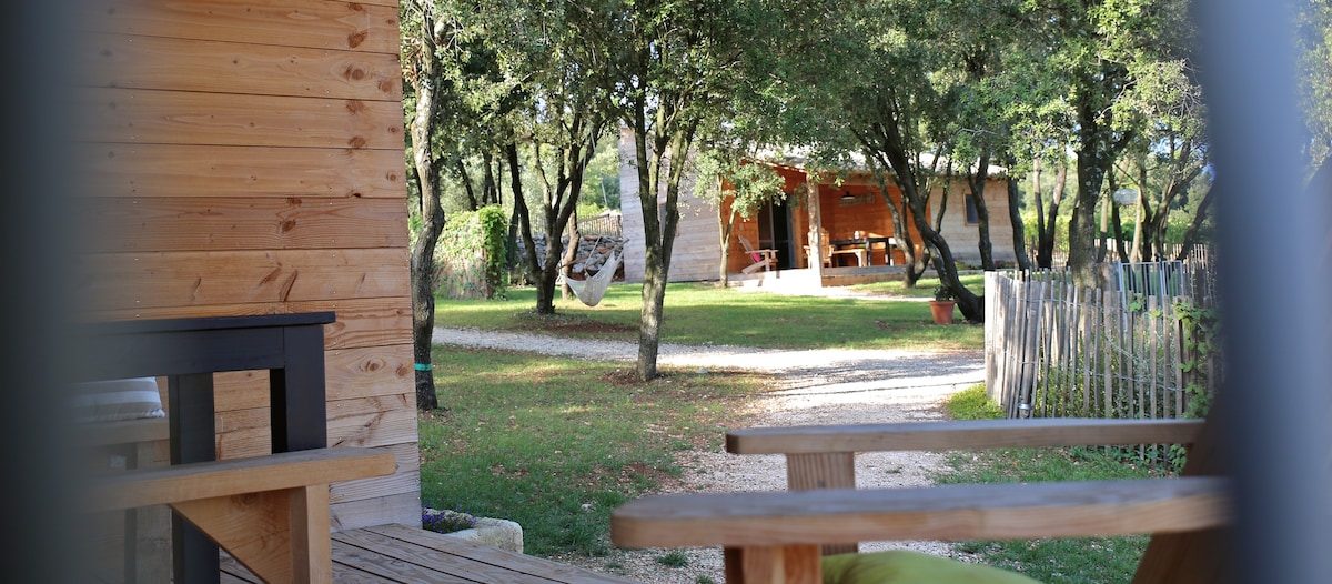 Les cabanes de carelle LArbousier