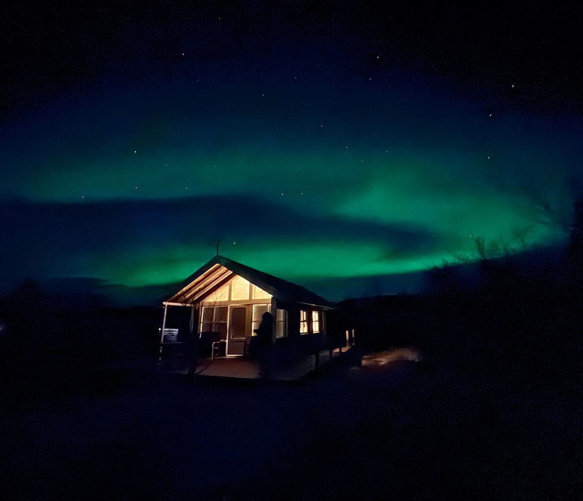 Cozy cabin, hot tub, beautiful nature