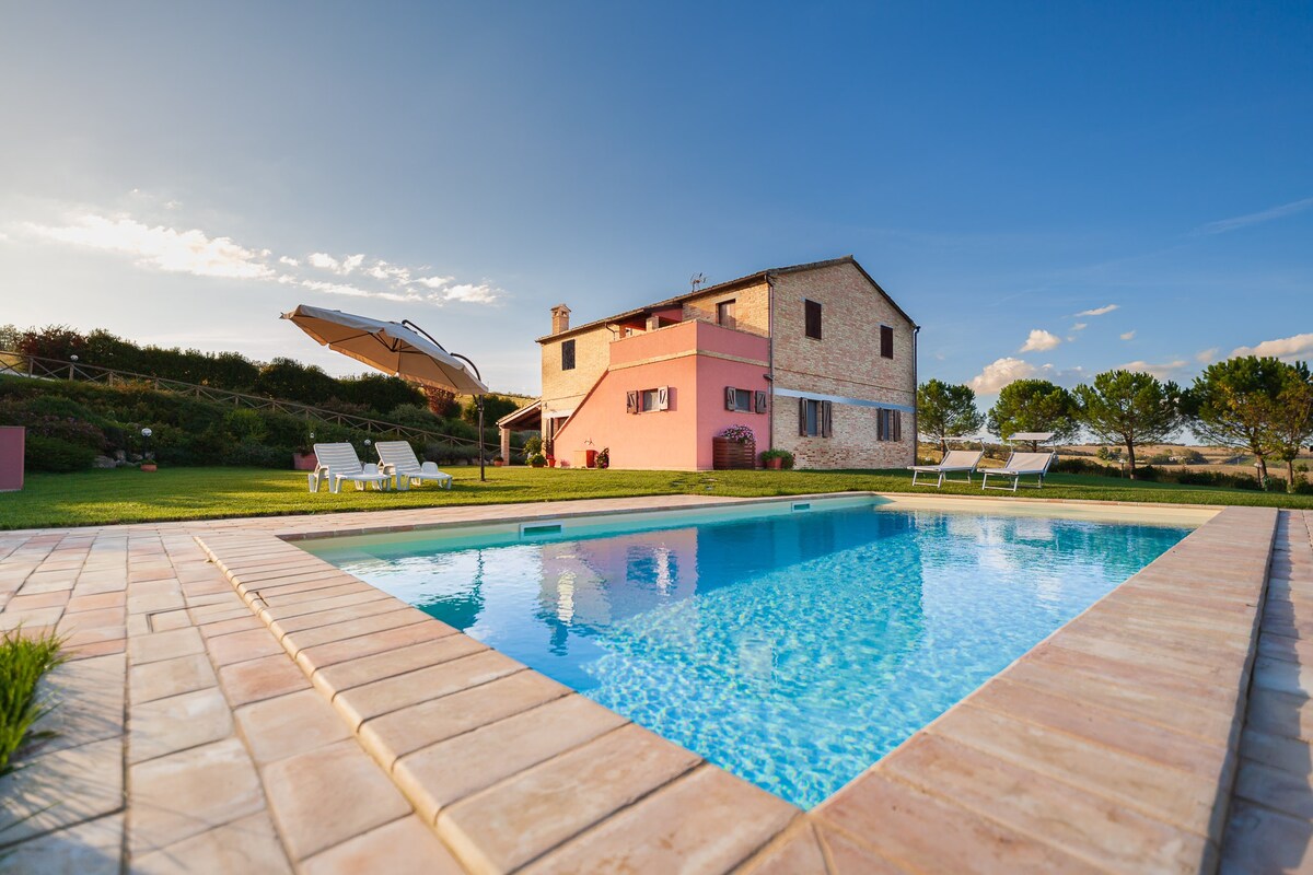 Casale Malatesta -带泳池的别墅