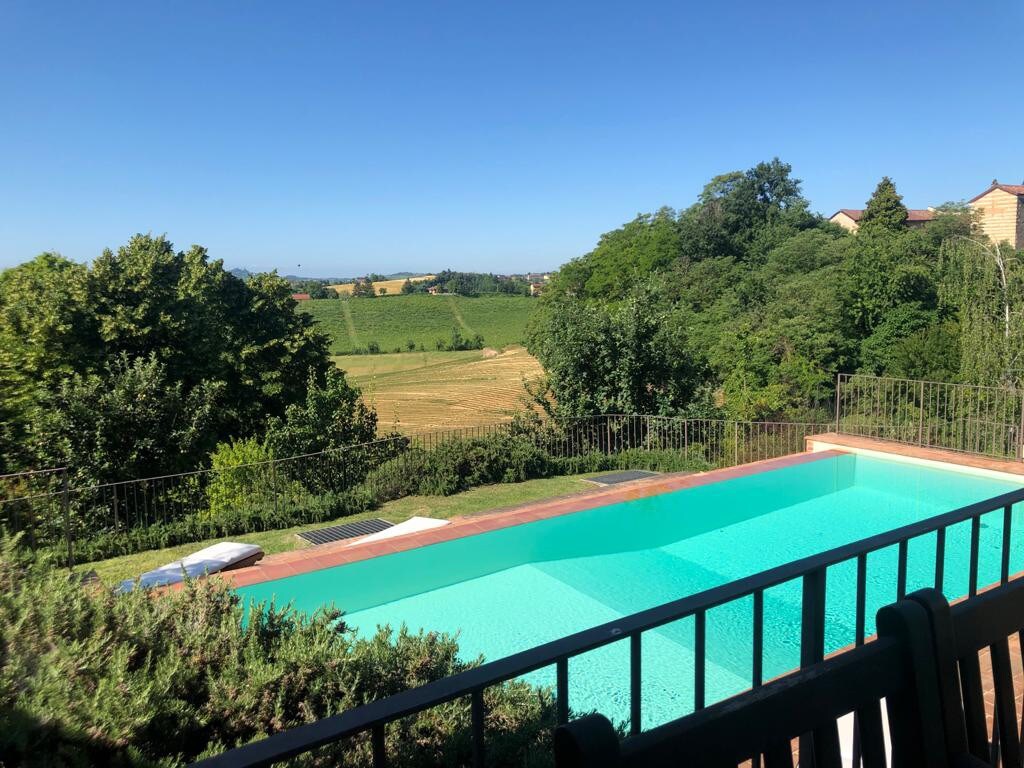 Luxury Villa with heated pool in Piedmont