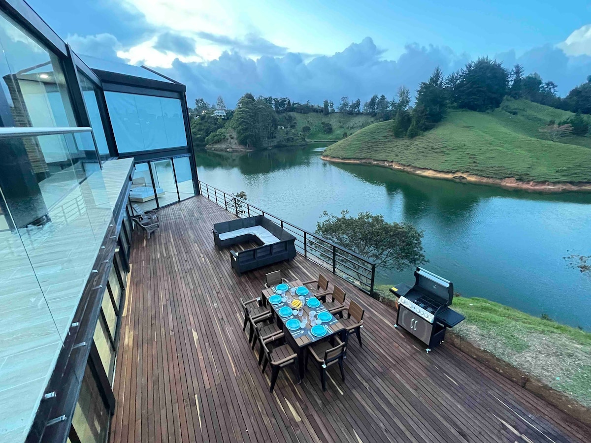 Casa en guatape ，可通往大坝