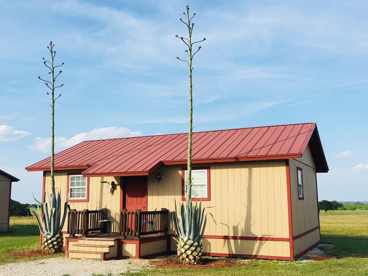 TumbleWeed Cabin of Lonesome Wind Ranch