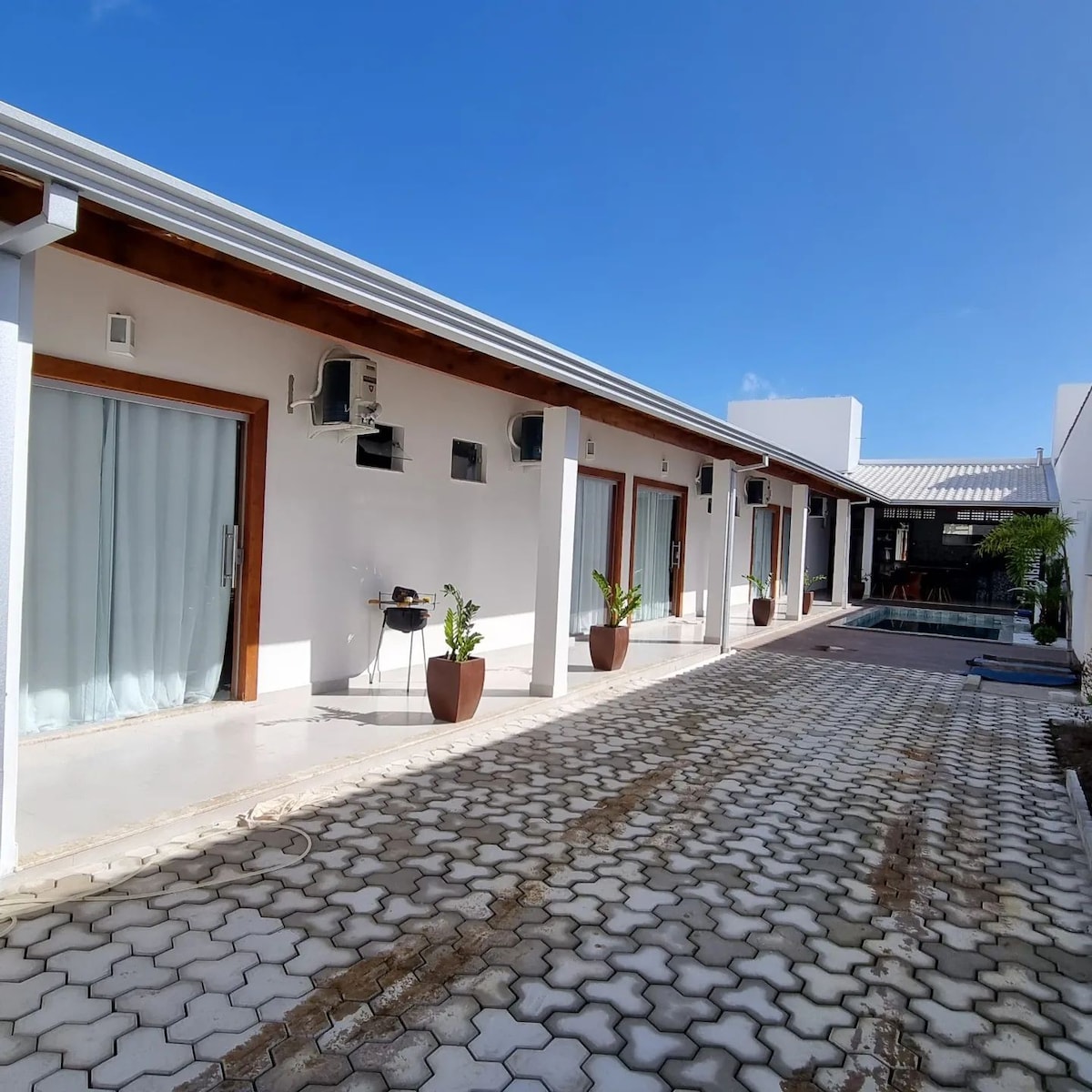 Casa com piscina a 300m da Praia