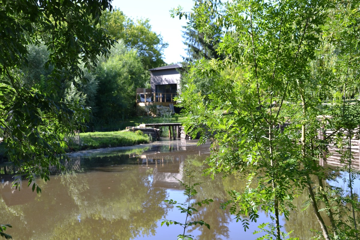 Marais poitevin La cabane les pieds dans l'eau