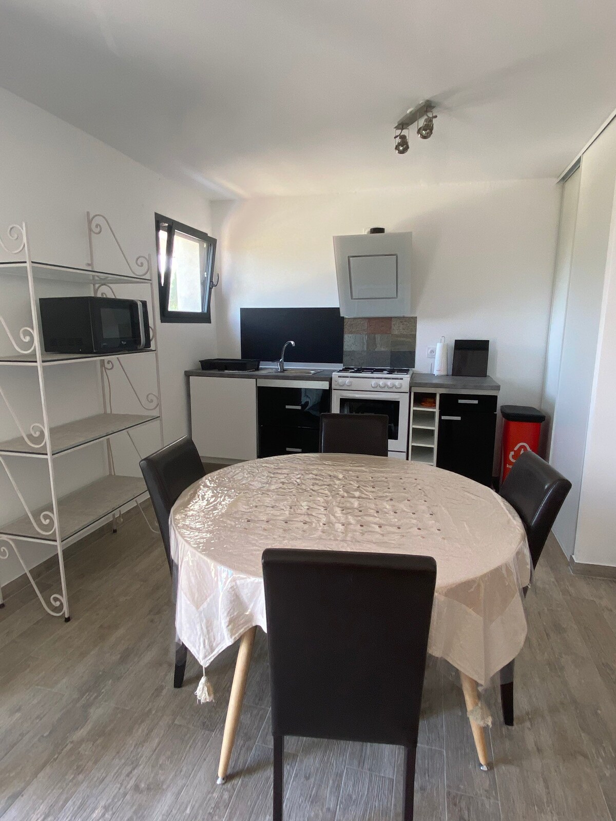 U PRIMU公寓宽敞舒适，位于安静的阿雷里亚
