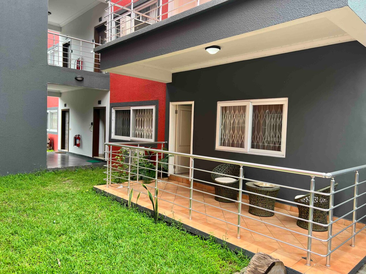 Posh 2BDRM Pad at The Ridge, Accra.