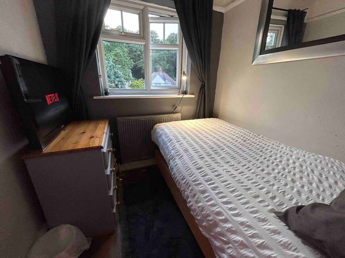 Home from home, single near2 Redditch town centre