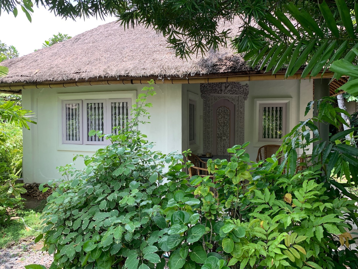 Poppies Cottages on Two/The Purple Room