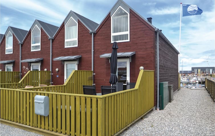 terraced house with 2 bedrooms on 55m05 in glesborg