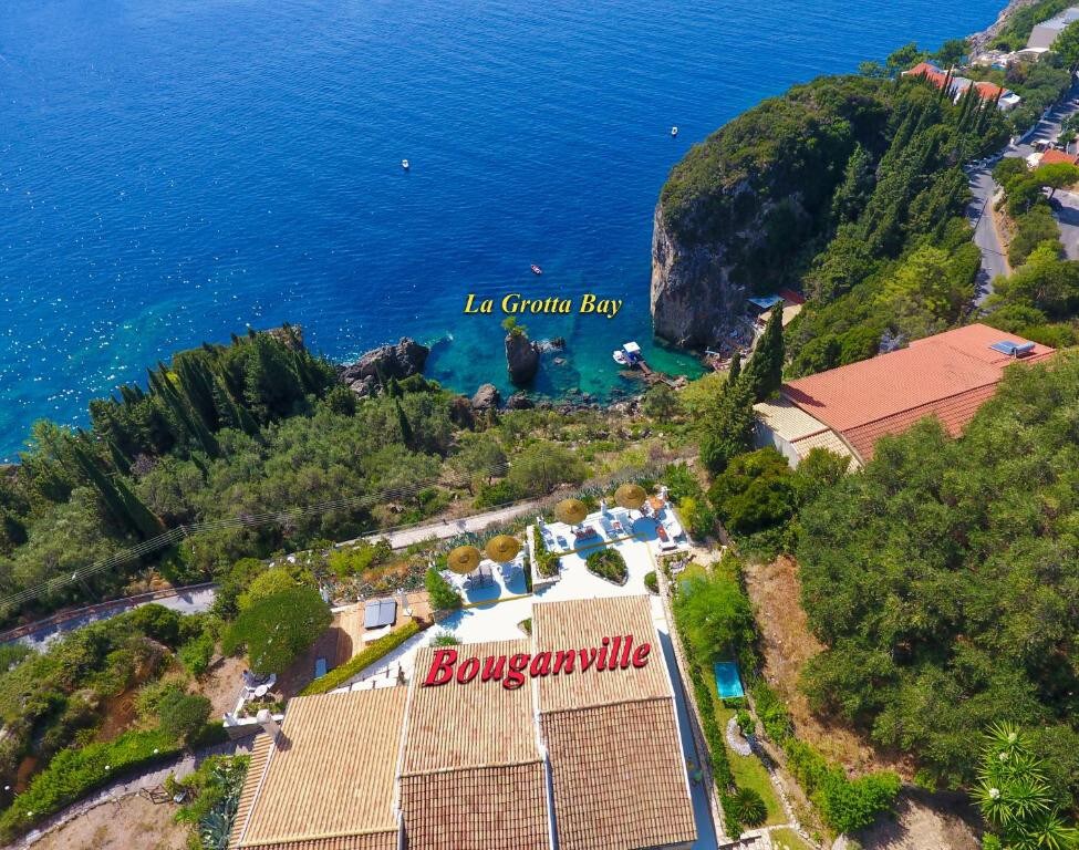 Villa Bouganville | 2 BR Apt. w/ La Grotta Seaview