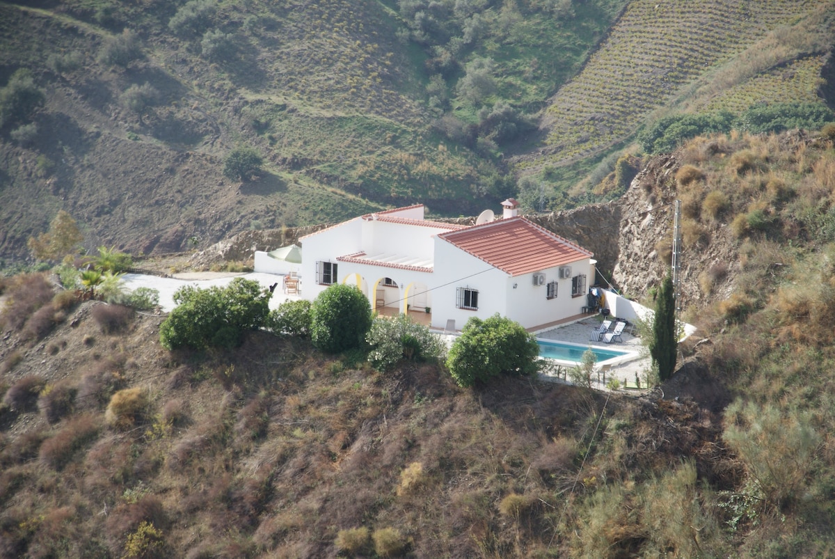 Beautiful villa with pool