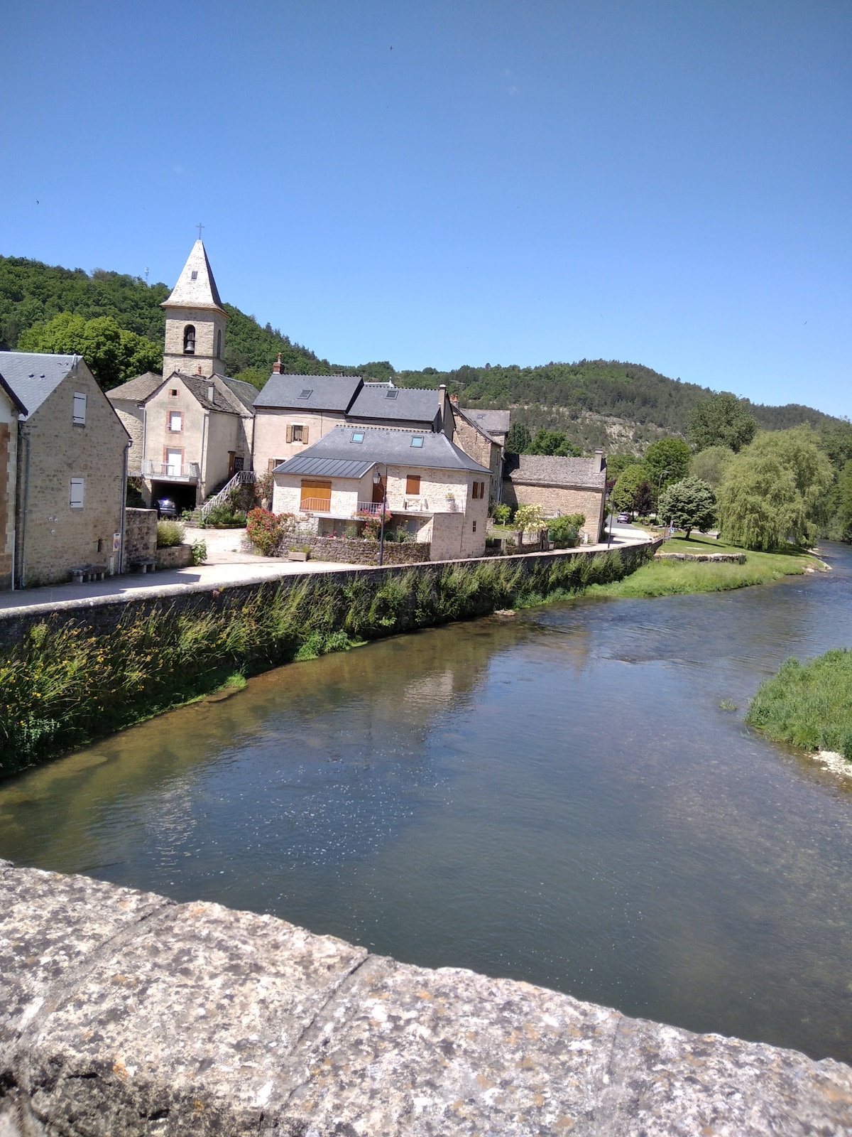 Les Salelles, Doucet de vivre