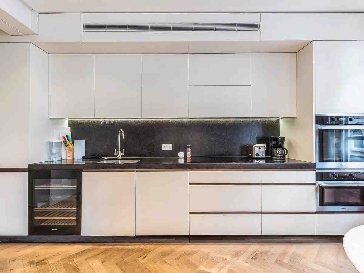 Covent Garden Station - Charming 2BR 2BA Retreat