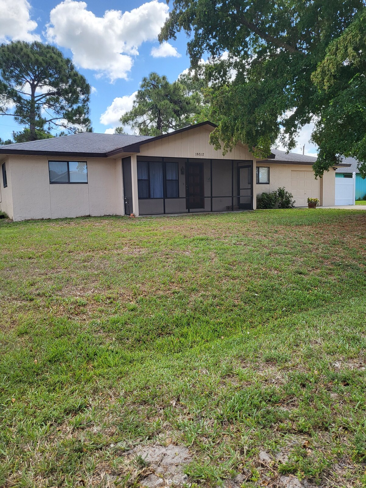 Fort Myers Home near Airport, FGCU and Shoping