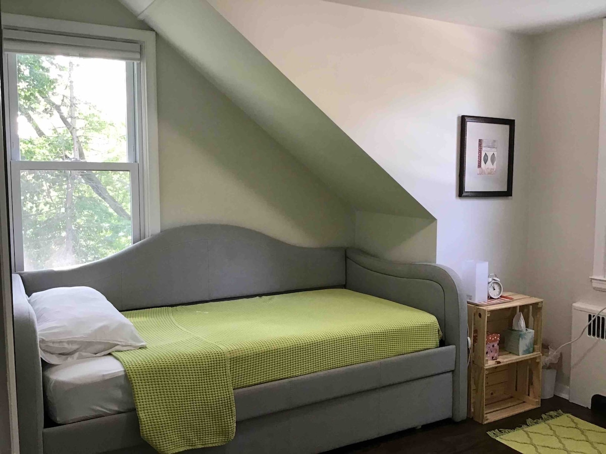 Apple Blossom Retreat ：可爱、舒适的2间卧室租赁