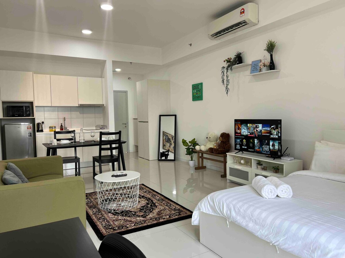 舒适的单间公寓， Netflix ， klcc ，吉隆坡塔景观@ chambers