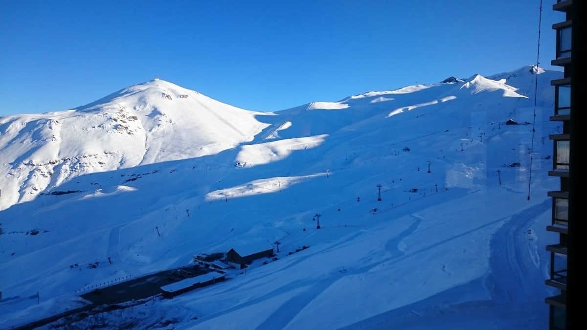 Valle Nevado Spectacular. 2D2B.滑雪出入