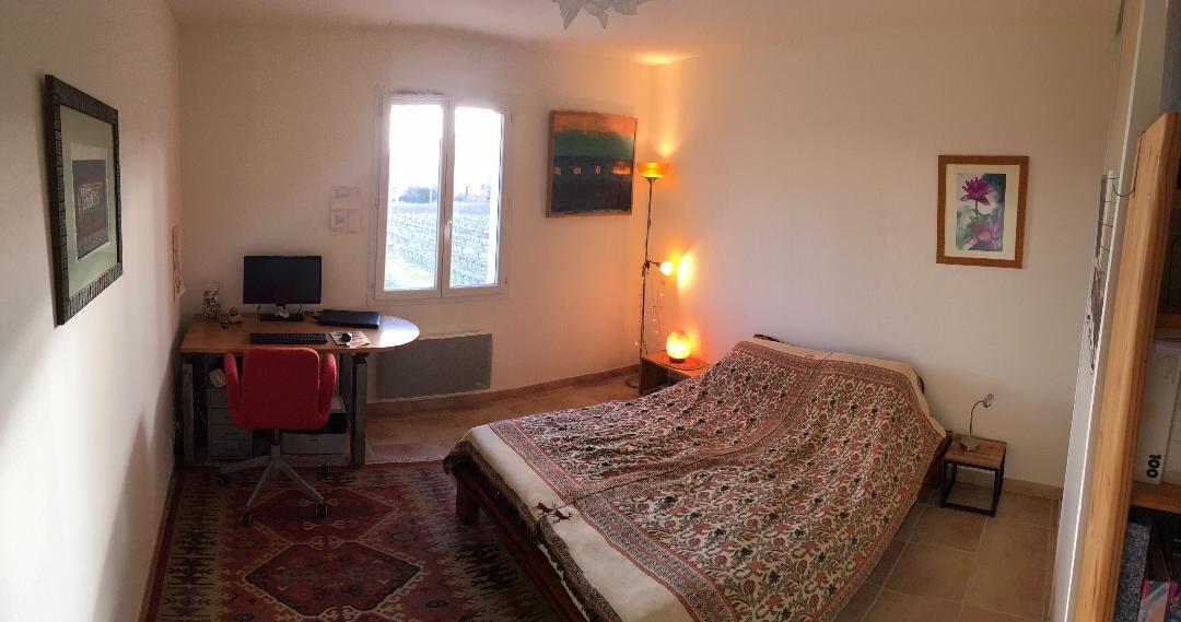 Chambre privée lumineuse et calme dans la nature