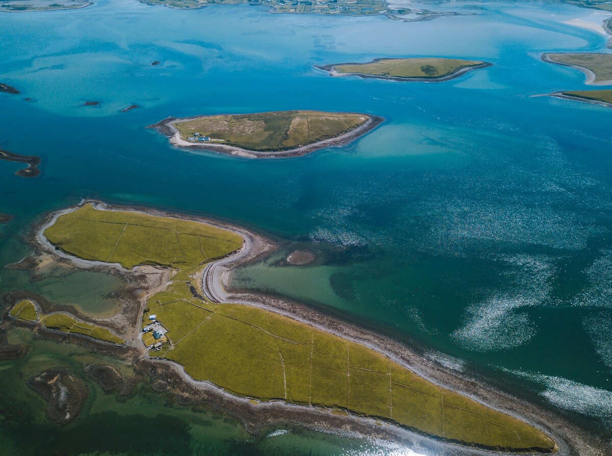 Collanmore Island Lodge ， Westport ，可睡22人。