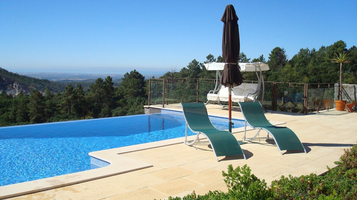 Luxury Villa with Infinity Pool, Views, Portugal