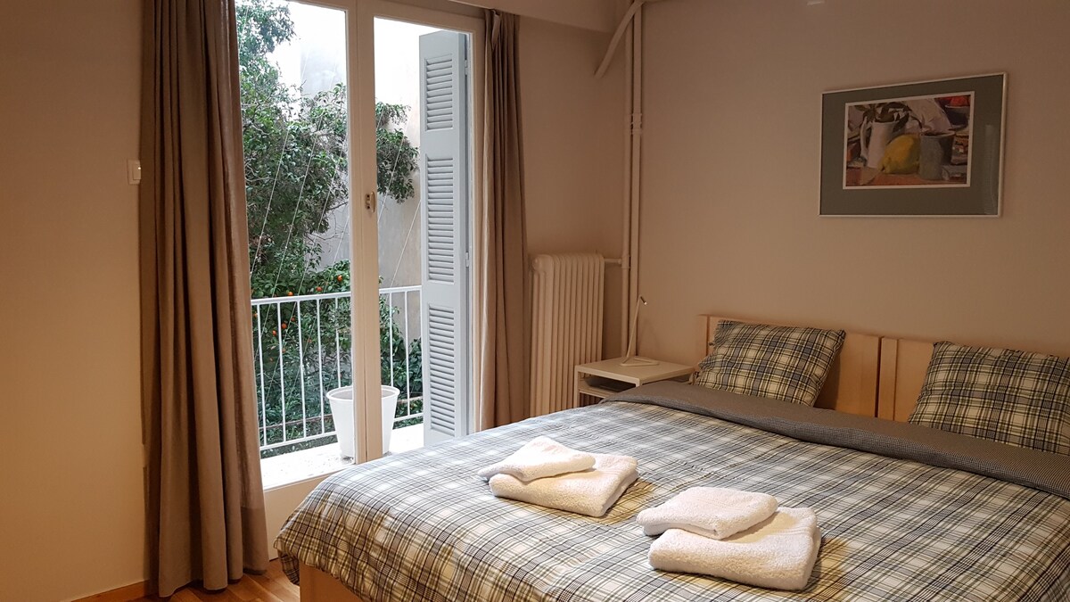 雅典市中心优雅街区的舒适单间公寓